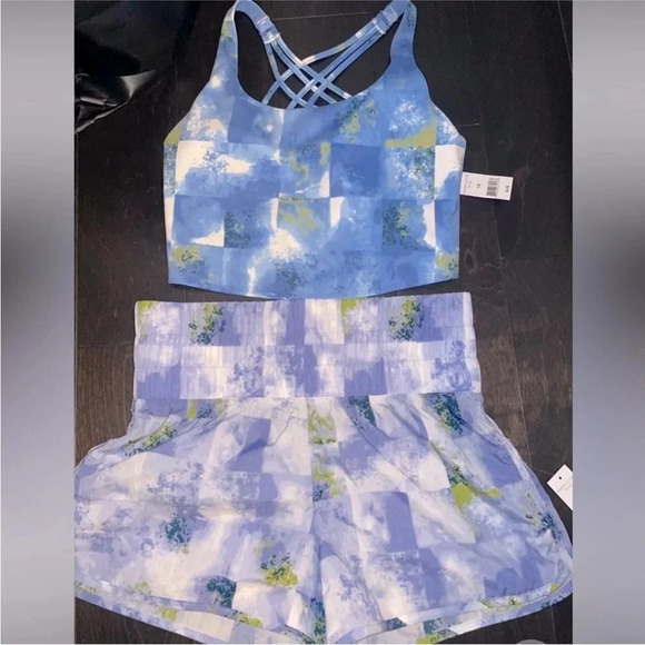 DIP  Take It Easy Printed Sports Bra Blue/Cream Size 1X Strappy Back - Picture 10 of 10